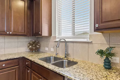 Kitchen - 209 Ibis Falls Loop, Jarrell, TX 76537 photo 3 of 5