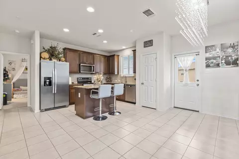 Entry Way - 209 Ibis Falls Loop, Jarrell, TX 76537 photo 4 of 10