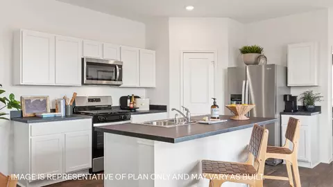 Kitchen - 191 Arnold Loop, Uhland, TX 78640 photo 5 of 6