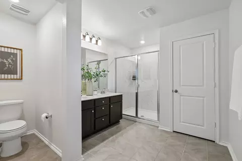 Bath - 4612 Syndicate Rd, Manor, TX 78653 photo 2 of 3