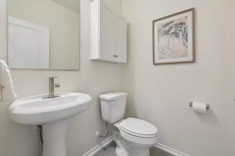 Bath - 4612 Syndicate Rd, Manor, TX 78653 photo 1 of 3