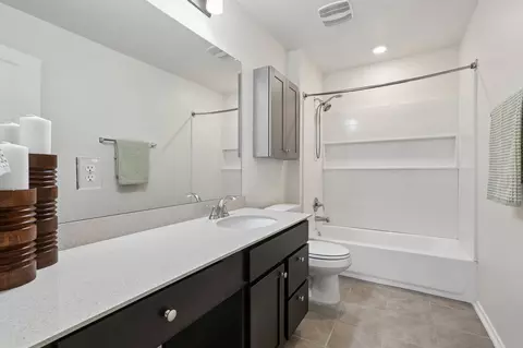 Bath - 4612 Syndicate Rd, Manor, TX 78653 photo 3 of 3