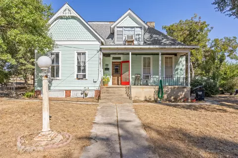 606 W Bell Ave, Rockdale, TX 76567