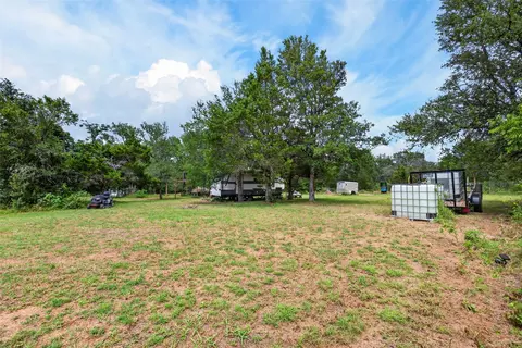 266 Beaver Rd, Elgin, TX 78621 photo 9