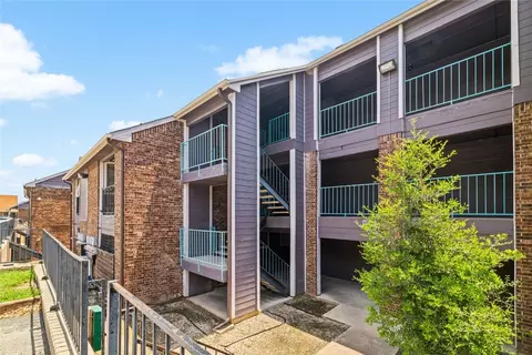 1840 Burton Dr #110, Austin, TX 78741