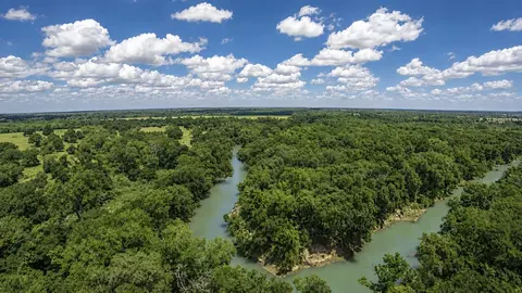 Undisclosed, Luling, TX 78648 photo 3