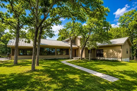Undisclosed, Luling, TX 78648 photo 8