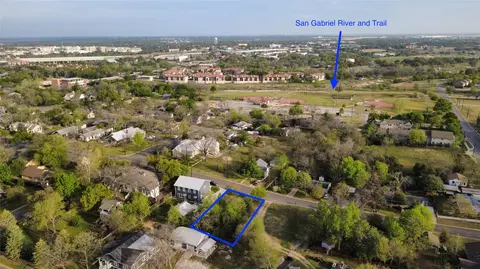 406 E 4th St, Georgetown, TX 78626 photo 6