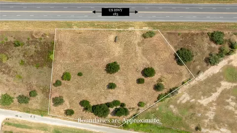 2063 N Magnolia Ave, Luling, TX 78648