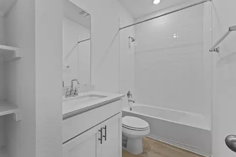 Bath - 1836 Side Buster Trl, Georgetown, TX 78628 photo 1 of 3