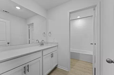 Bath - 1836 Side Buster Trl, Georgetown, TX 78628 photo 3 of 3