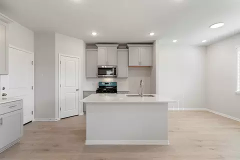 Kitchen - 430 Elephant Island Loop, Kyle, TX 78640 photo 2 of 4
