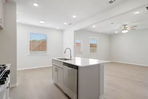Kitchen - 430 Elephant Island Loop, Kyle, TX 78640 photo 4 of 4