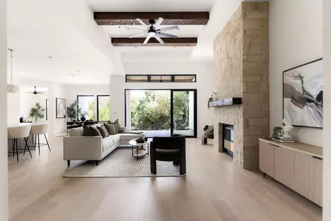 332 Seneca Dr, Austin, TX 78737