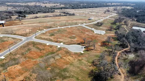 104 Sonoma Dr, Elgin, TX 78621 photo 3