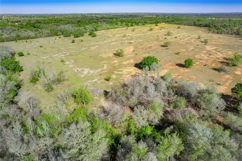 1180 Bugtussle Ln, Luling, TX 78648 photo 13