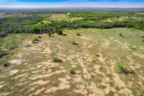 1180 Bugtussle Ln, Luling, TX 78648 photo 7