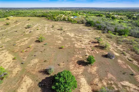 1180 Bugtussle Ln, Luling, TX 78648 photo 17