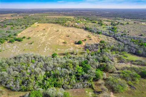 1180 Bugtussle Ln, Luling, TX 78648 photo 16