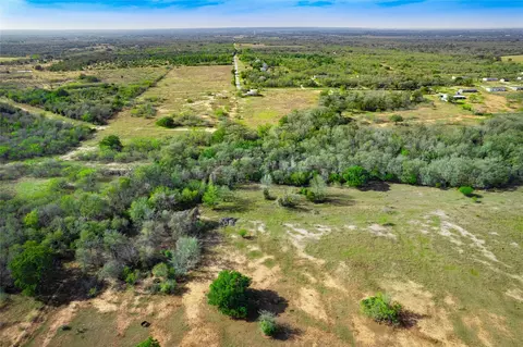 1180 Bugtussle Ln, Luling, TX 78648 photo 8