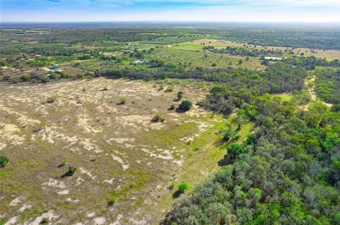 1180 Bugtussle Ln, Luling, TX 78648 photo 20