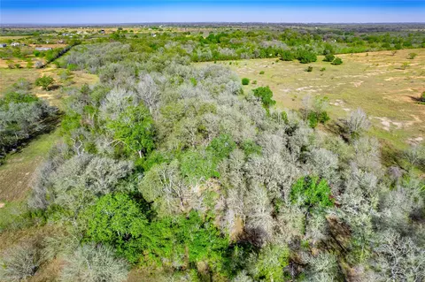 1180 Bugtussle Ln, Luling, TX 78648 photo 15