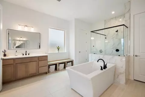 Bath - 4916 Sapri Path, Leander, TX 78641 photo 3 of 5