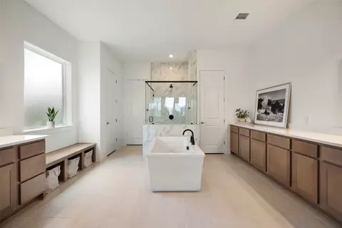Bath - 4916 Sapri Path, Leander, TX 78641 photo 1 of 5