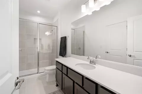 Bath - 4916 Sapri Path, Leander, TX 78641 photo 4 of 5
