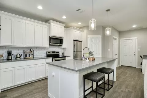 125 Hawea Ln, Bastrop, TX 78602