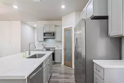 Kitchen - 2139 Blackhawk Loop, Belton, TX 76513 photo 3 of 4