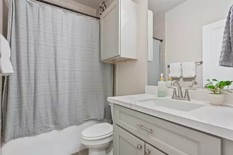 Bath - 2139 Blackhawk Loop, Belton, TX 76513 photo 4 of 4