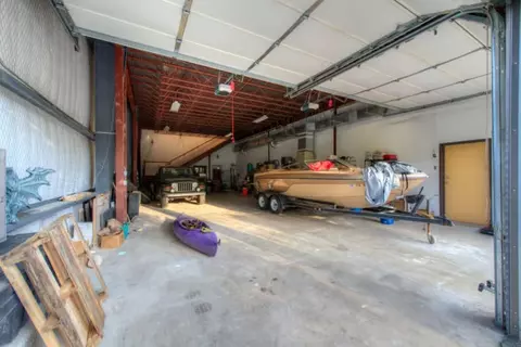 Exterior - 7100 Comanche Trl, Austin, TX 78732 photo 3 of 7