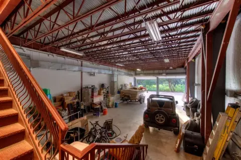 Exterior - 7100 Comanche Trl, Austin, TX 78732 photo 4 of 7