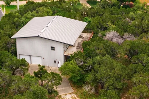 View/Area - 7100 Comanche Trl, Austin, TX 78732 photo 12 of 16