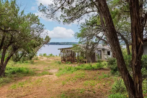 Exterior - 7100 Comanche Trl, Austin, TX 78732 photo 6 of 7
