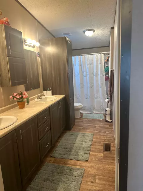 Bath - 849 Rustler Pass, Kyle, TX 78640 photo 1 of 1
