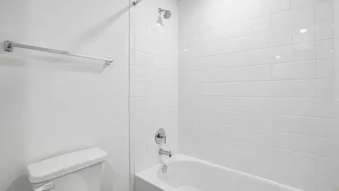 Bath - 164 Gilmer Ln, Buda, TX 78610 photo 4 of 4