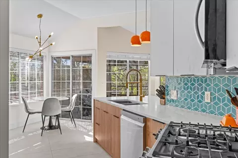 11028 Whiskey River Dr, Austin, TX 78748
