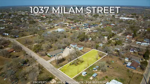 1037 Milam St, Luling, TX 78648 photo 11