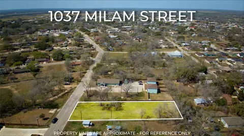 1037 Milam St, Luling, TX 78648 photo 12