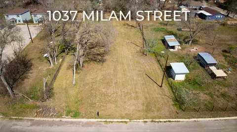 1037 Milam St, Luling, TX 78648 photo 16