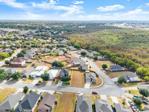 406 Gettysburg Loop, Elgin, TX 78621 photo 8