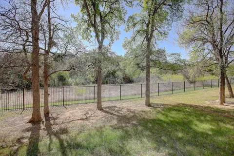 129 Hollytree Ct, Georgetown, TX 78628