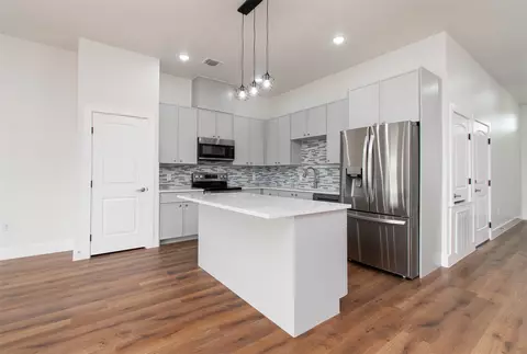Kitchen - 121 Calvin Smith Ln #A & B, Jarrell, TX 76537 photo 2 of 2