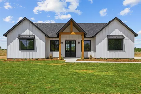 1420 Barth Rd, Dale, TX 78616
