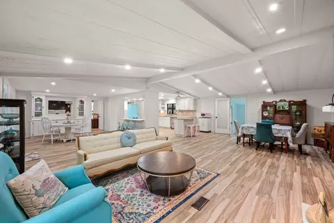 1169 W Us Highway 290, Johnson City, TX 78636