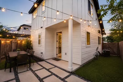 1123 Omega Ave #1, Austin, TX 78721
