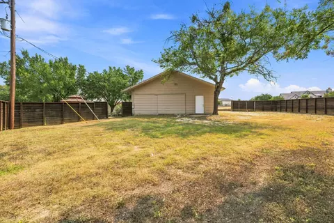 Exterior - 102 Valley View Dr E, Leander, TX 78641 photo 6 of 9