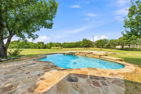 Exterior - 102 Valley View Dr E, Leander, TX 78641 photo 3 of 9